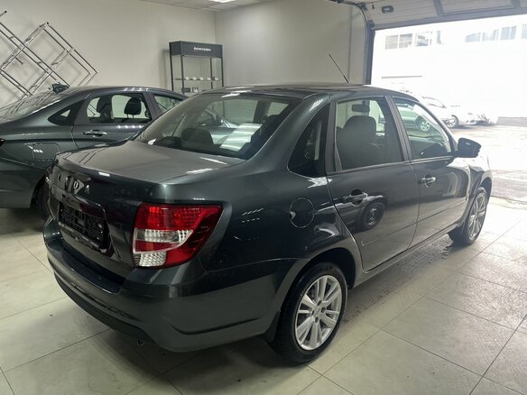 2026 Lada (ВАЗ) Granta I Рестайлинг, серый, 1115900 рублей - вид 5