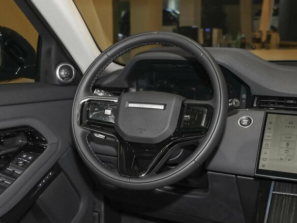 2025 Land Rover Range Rover Evoque II Рестайлинг, чёрный, 6090000 рублей - вид 11