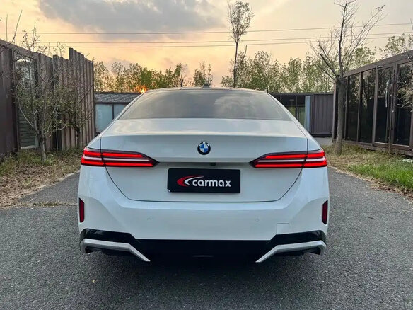 2025 BMW 5 серии Long 530Li xDrive VIII (G60/G61/G68), белый, 6499111 рублей - вид 6