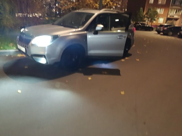 2016 Subaru Forester IV Рестайлинг 2, серебристый, 2200000 рублей - вид 18