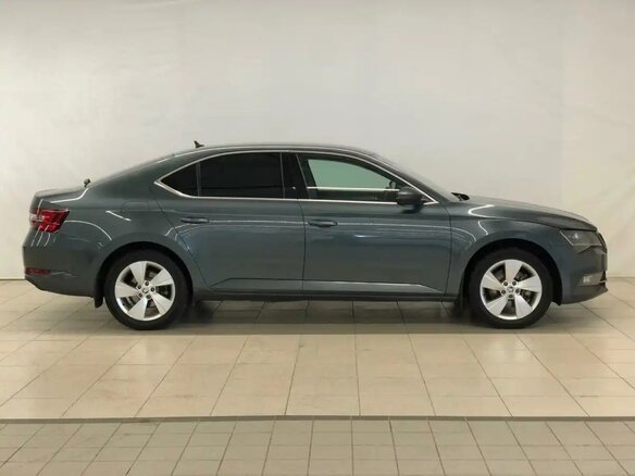 2016 Skoda Superb III, серый, 1350000 рублей - вид 7
