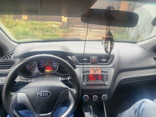 2016 Kia Rio III Рестайлинг, серебристый, 435000 рублей, вид 2