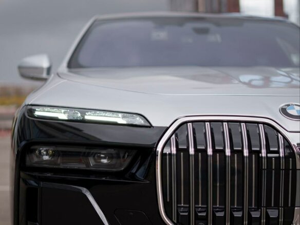 2024 BMW 7 серии 740d xDrive VII (G70), чёрный, 12500000 рублей - вид 6