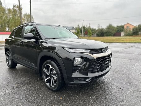 2023 Chevrolet TrailBlazer III, чёрный, 1990000 рублей, вид 2