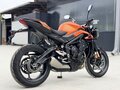 2025 Triumph Street Triple, оранжевый, 1230000 рублей - вид 6
