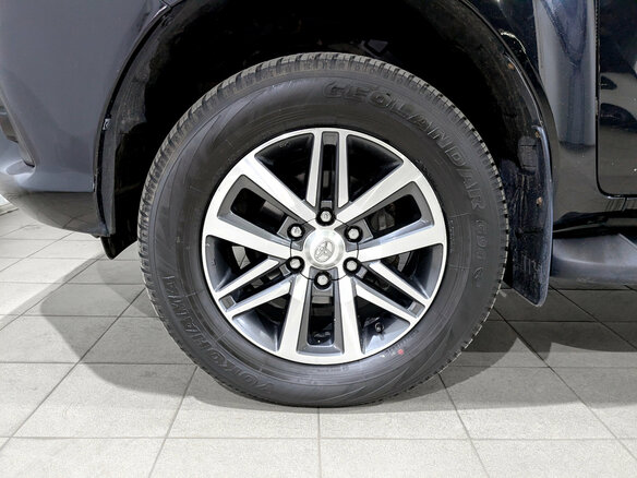 2017 Toyota Hilux VIII, чёрный, 3575000 рублей - вид 15