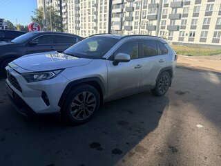 2019 Toyota RAV4 V (XA50), белый, 3200000 рублей, вид 3