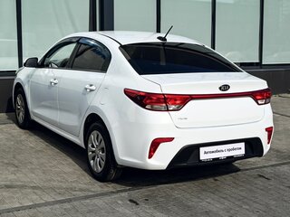2017 Kia Rio IV, белый, 1135000 рублей, вид 3