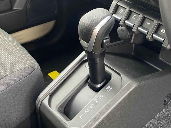 2025 Suzuki Jimny IV, бежевый, 2200000 рублей - вид 12