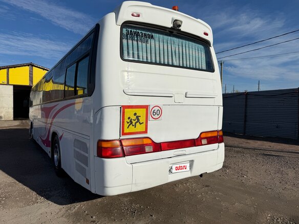 2000 Kia Granbird, белый, 780000 рублей - вид 2