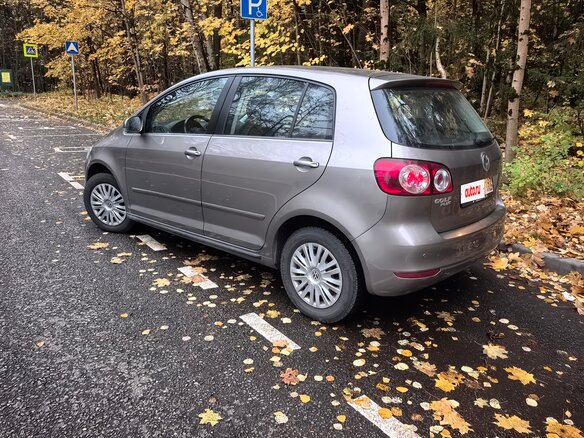 2010 Volkswagen Golf Plus II, серый, 800000 рублей - вид 3