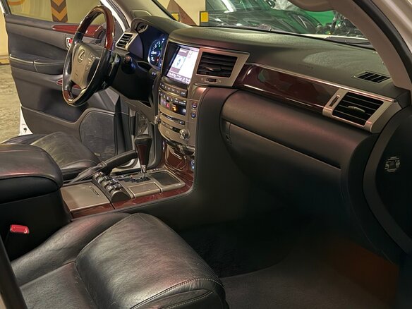 2013 Lexus LX Arctic Trucks 570 AT33 III Рестайлинг, белый, 4100000 рублей - вид 8