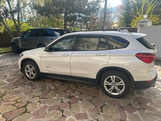 2016 BMW X1 20i xDrive II (F48), белый, 2030000 рублей, вид 4