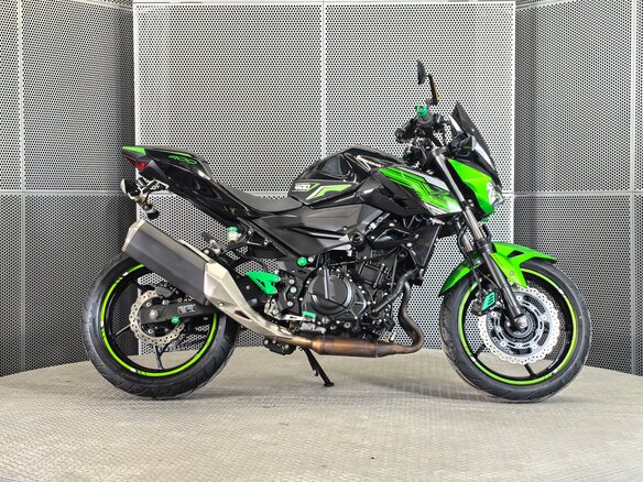 2019 Kawasaki Z 400, чёрный, 595000 рублей