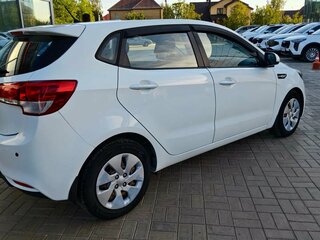 2016 Kia Rio III Рестайлинг, белый, 1099900 рублей, вид 5