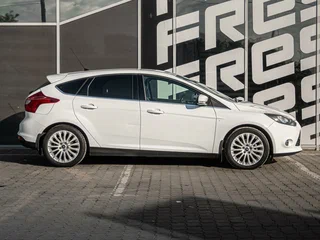 2014 Ford Focus III, белый, 870000 рублей, вид 5