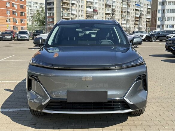 2026 Geely EX5 Гибрид EM-i, серебристый, 3974990 рублей - вид 2