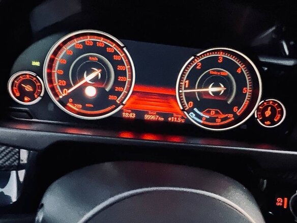 2018 BMW X6 40d II (F16), белый, 3500000 рублей - вид 31