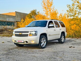 2012 Chevrolet Tahoe 6AT III, белый, 1750000 рублей, вид 2