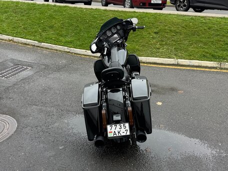 2017 Harley-Davidson CVO Street Glide, чёрный, 2550000 рублей, вид 3