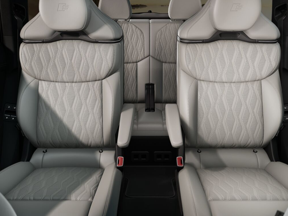 2026 Audi SQ9, белый, 21529424 рублей - вид 8