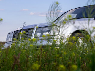 1985 Mercedes-Benz W124 230 4-speed, серый, 400000 рублей, вид 4