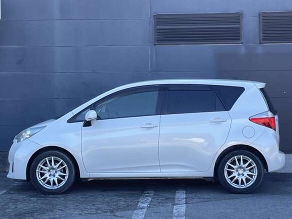 2016 Toyota Ractis II, белый, 770000 рублей - вид 7