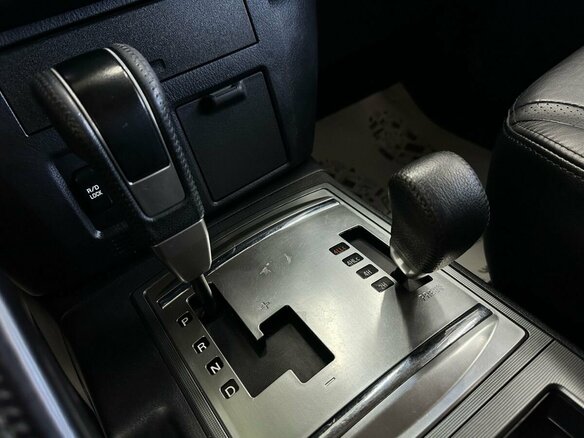 2010 Mitsubishi Pajero IV, коричневый, 1879000 рублей - вид 17