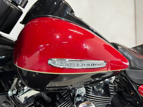 2010 Harley-Davidson Electra Glide, пурпурный, 1200000 рублей - вид 16