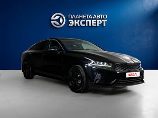 2021 Kia K5 III, чёрный, 2370000 рублей, вид 3
