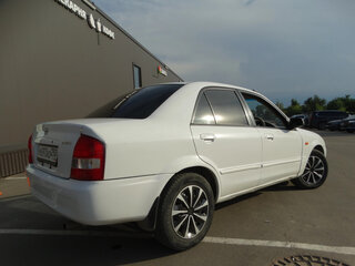 2001 Mazda Familia VIII (BJ), белый, 220000 рублей, вид 3