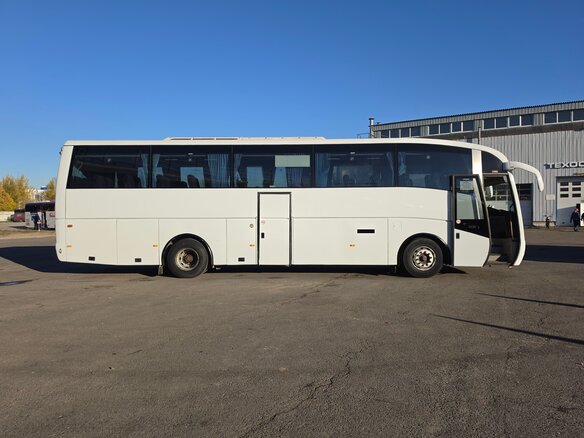 2000 Volvo B12 Series, белый, 3250000 рублей - вид 3
