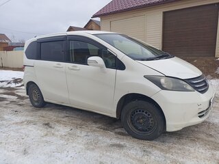 2010 Honda Freed I, белый, 680000 рублей, вид 2
