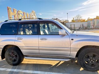 2004 Toyota Land Cruiser 100 Series Рестайлинг 1, серебристый, 2500000 рублей, вид 4