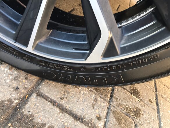 2018 Toyota Camry VIII (XV70), чёрный, 2965000 рублей - вид 12
