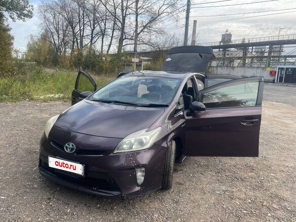 2013 Toyota Prius III Рестайлинг (XW30), фиолетовый, 950000 рублей - вид 6