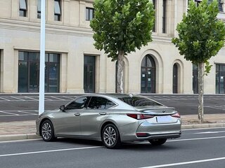 2022 Lexus ES 200 VII Рестайлинг, серый, 3157000 рублей, вид 5