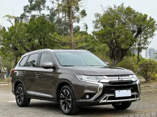 2019 Mitsubishi Outlander III Рестайлинг 3, серый, 1590222 рублей, вид 4