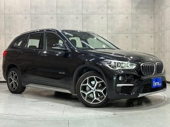 2017 BMW X1 18i sDrive II (F48), чёрный, 1390005 рублей - вид 1
