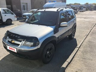 2018 Chevrolet Niva I Рестайлинг, серебристый, 898000 рублей, вид 1