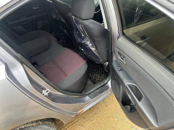 2004 Mazda 3 I (BK), серый, 330000 рублей - вид 12