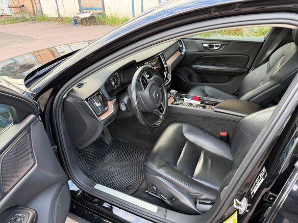 2020 Volvo S60 III, чёрный, 2599999 рублей - вид 7
