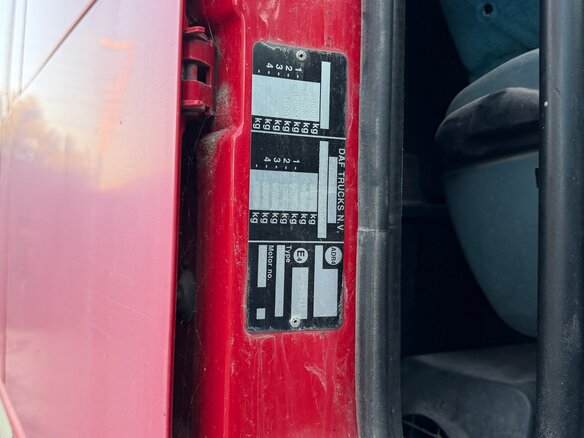 2004 DAF XF, красный, 1400000 рублей - вид 7