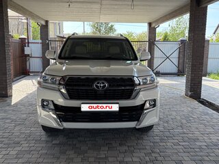 2021 Toyota Land Cruiser 200 Series Рестайлинг 2, белый, 7950000 рублей, вид 2