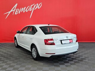 2020 Skoda Octavia III (A7) Рестайлинг, белый, 1799000 рублей, вид 3