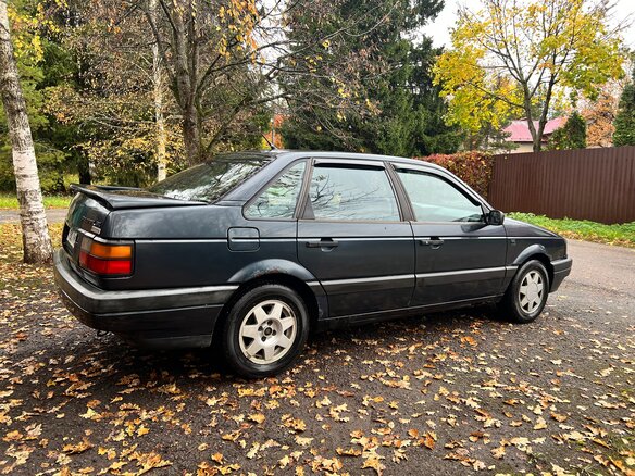 1991 Volkswagen Passat B3, синий - вид 5