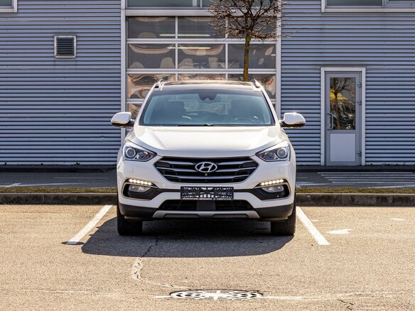2017 Hyundai Santa Fe III Рестайлинг, белый, 1705000 рублей - вид 1