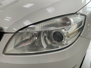 2012 Skoda Fabia II Рестайлинг, белый, 360000 рублей, вид 2
