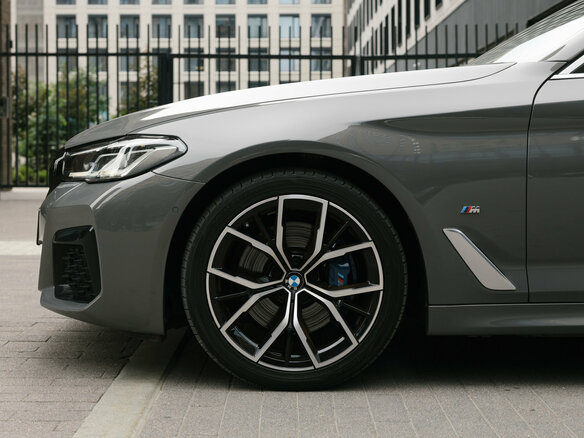 2020 BMW 5 серии 530i xDrive VII (G30/G31/G38) Рестайлинг, серый - вид 14