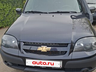 2018 Chevrolet Niva I Рестайлинг, чёрный, 700000 рублей, вид 2